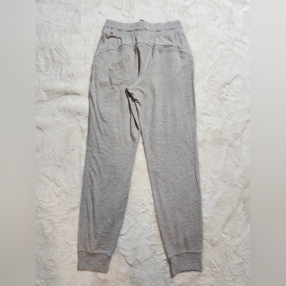 Lululemon Warm Down High-Rise Jogger. Size 4. - Picture 16 of 16